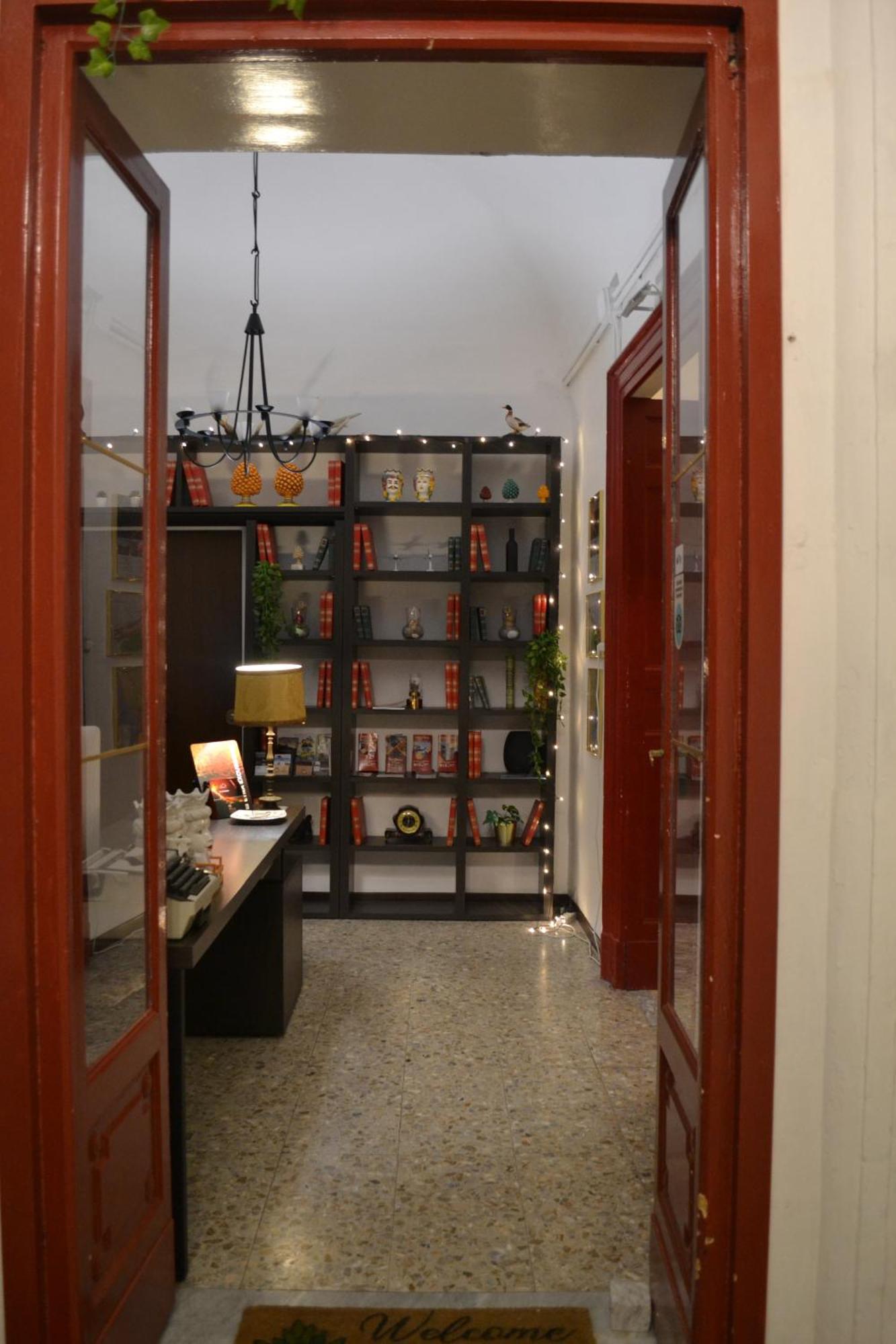 Il Teatro Rooms Aeroporto di Catania Fontana Rossa Esterno foto