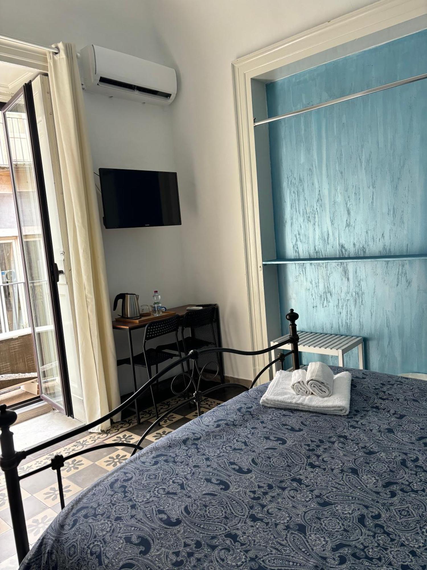 Il Teatro Rooms Aeroporto di Catania Fontana Rossa Esterno foto