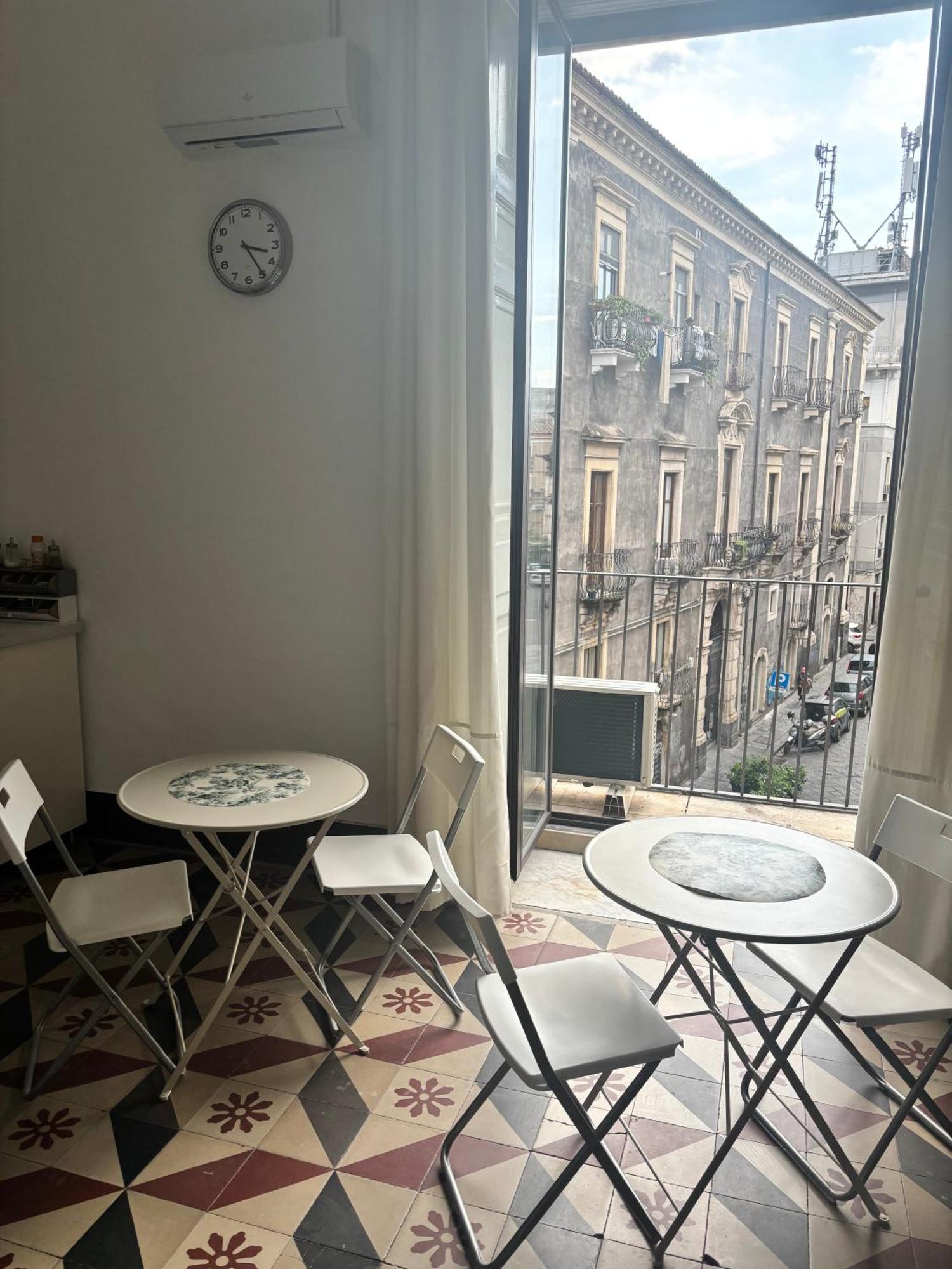 Il Teatro Rooms Aeroporto di Catania Fontana Rossa Esterno foto