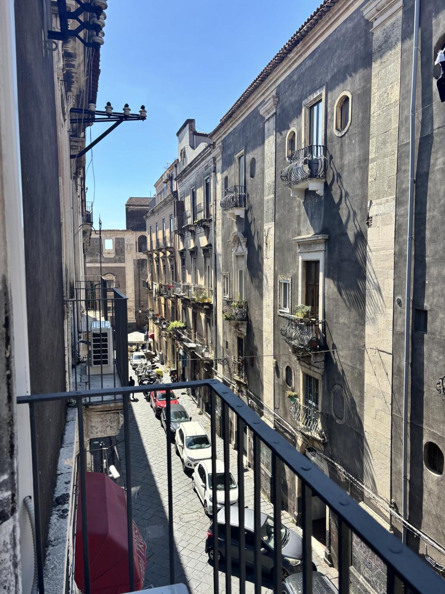 Il Teatro Rooms Aeroporto di Catania Fontana Rossa Esterno foto